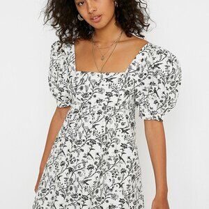 NWT Laura Ashley X Urban Outfitters Penelope Floral Black and White Mini Dress